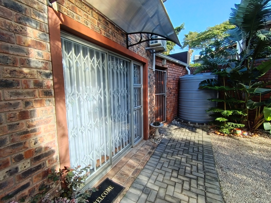 3 Bedroom Property for Sale in Wavecrest Eastern Cape